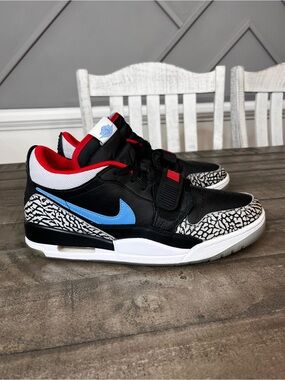 Nike Air Jordan Legacy 312
Black Gray Valor Blue Low
Men's Sz 11
